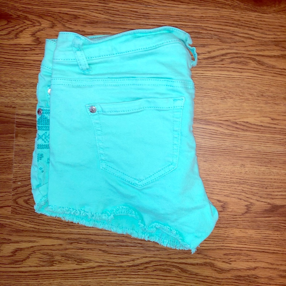 Design jean shorts